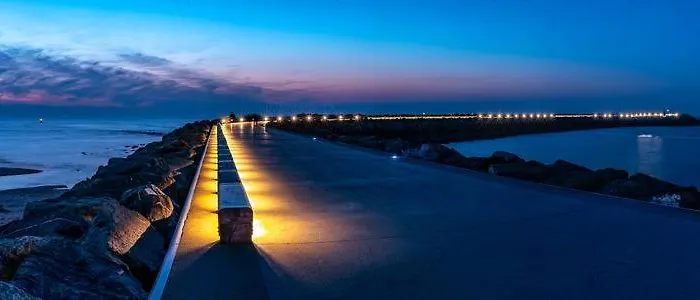 Comfort Aan Zee Guestrooms 4*